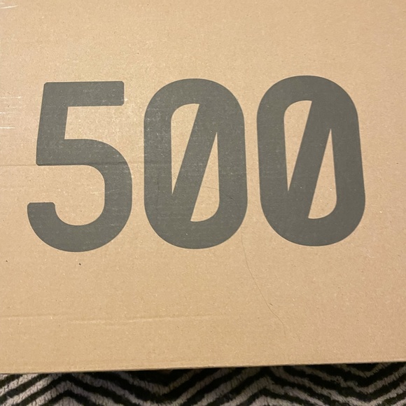 Yeezy 500 size 6 main image 9